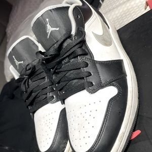 Jordan ones black,white and gray